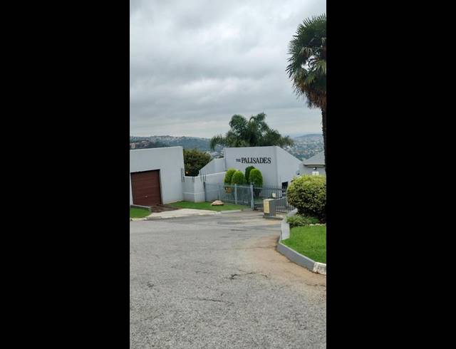 2 BEDROOM TOWNHOUSE FOR SALE IN GLENVISTA